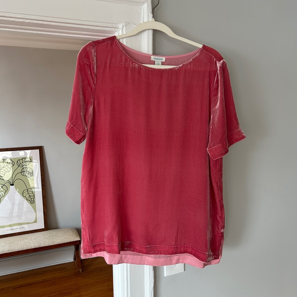 Sundance Rich Pink Crushed Velvet Short Sleeve Top | Size Small